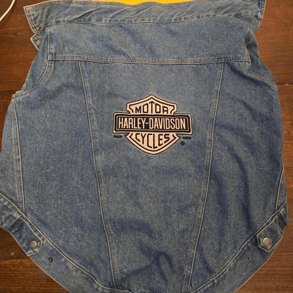 Official 2001 Harley-Davidson denim dog vest in size XL